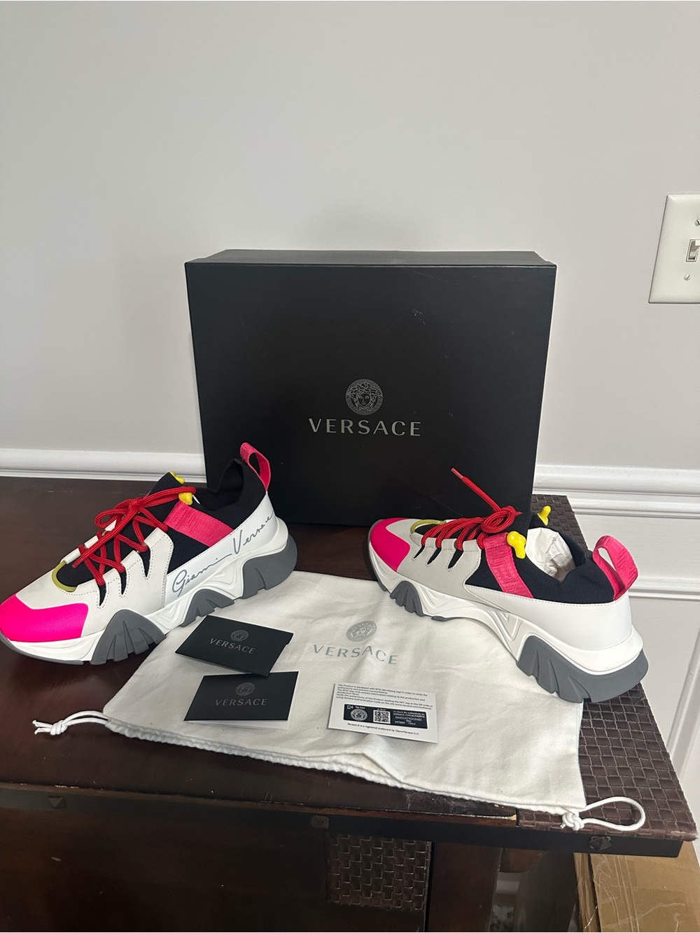 Versace White Black Sneakers Authenticity Cards - Picture 6 of 9